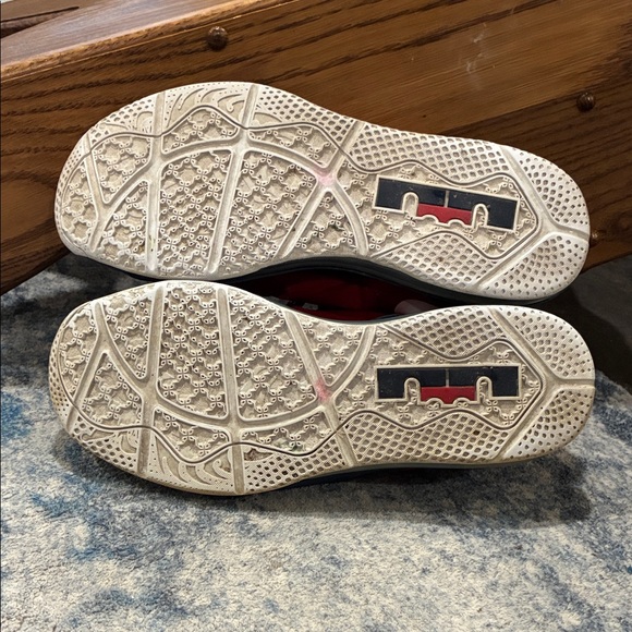 Nike Red and Navy Basketball Shoes with White Swoosh - Picture 3 of 6